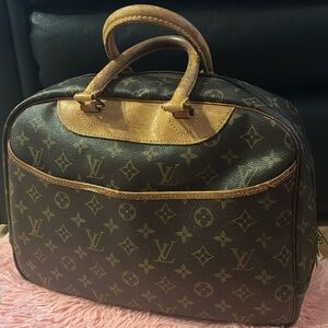 LV Deauville Handbag